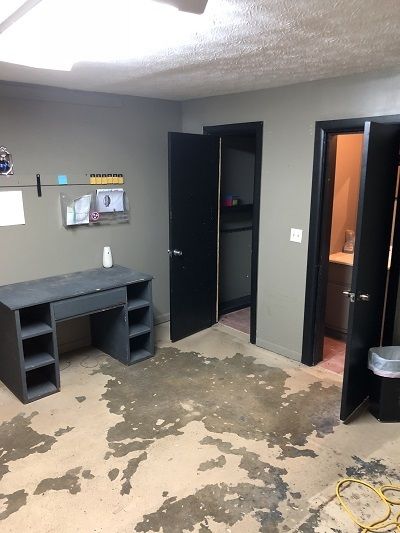 Free Standing Retail Building for Sale: 7103 Clinton Hwy, Powell, TN 37849